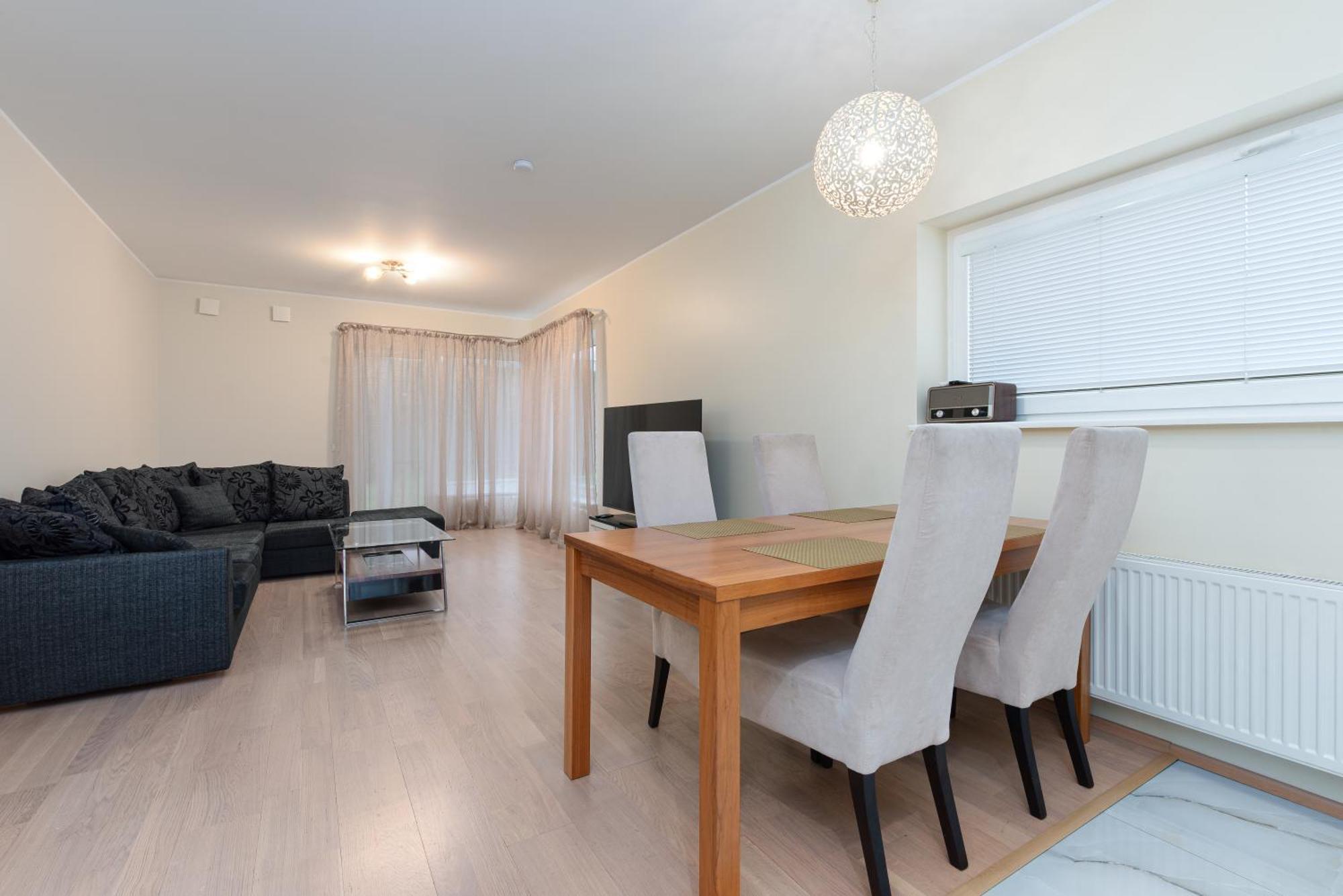 Padriku With A Balcony,near To Central,self Check In 24 7,free Parking Апартамент