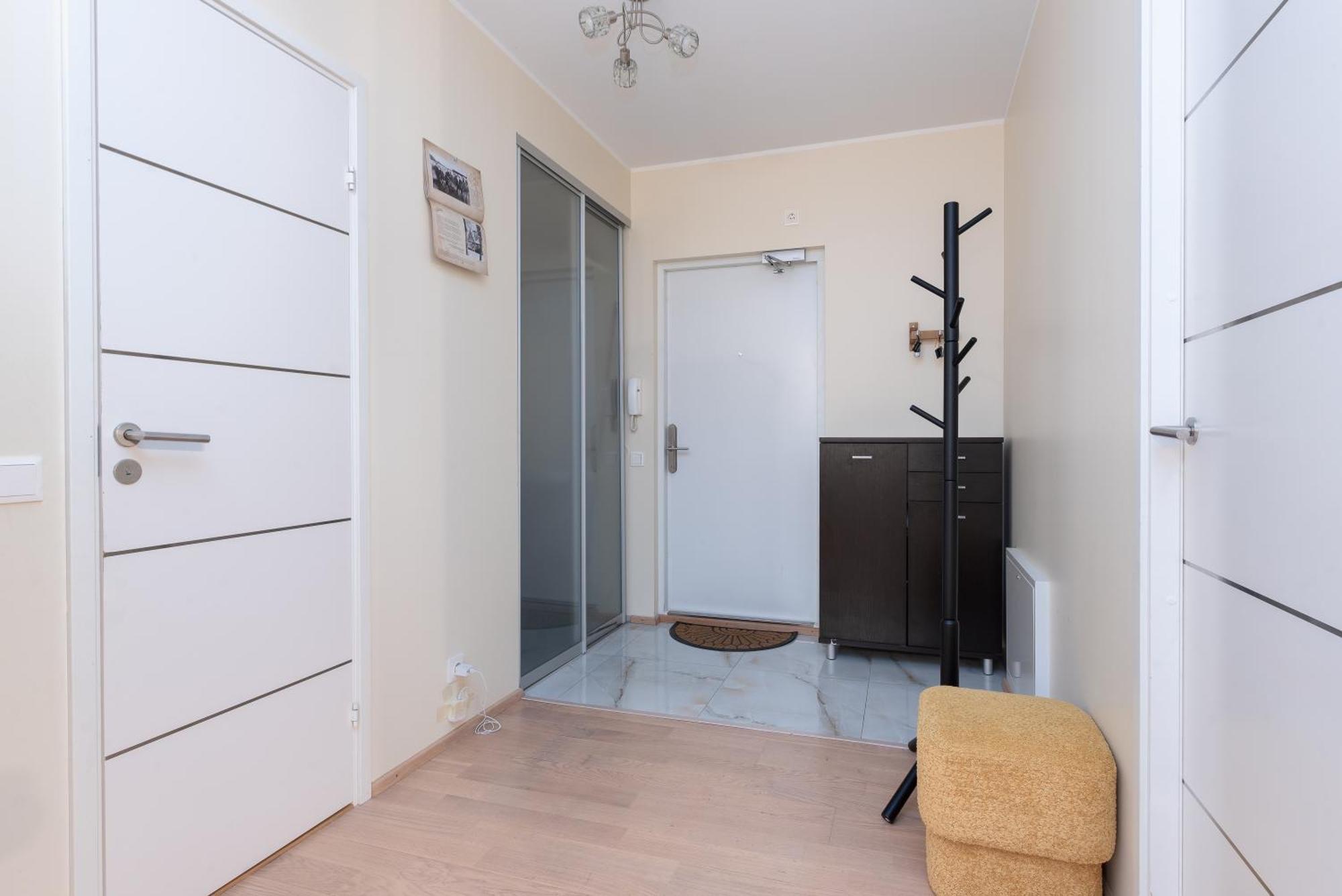 Padriku With A Balcony,near To Central,self Check In 24 7,free Parking Апартамент Талин